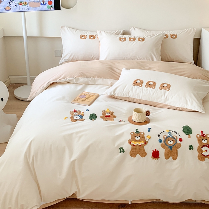 91家纺网 家纺一手货源 找家纺 2024新款全棉40S水洗棉毛巾绣工艺四件套 快乐小熊