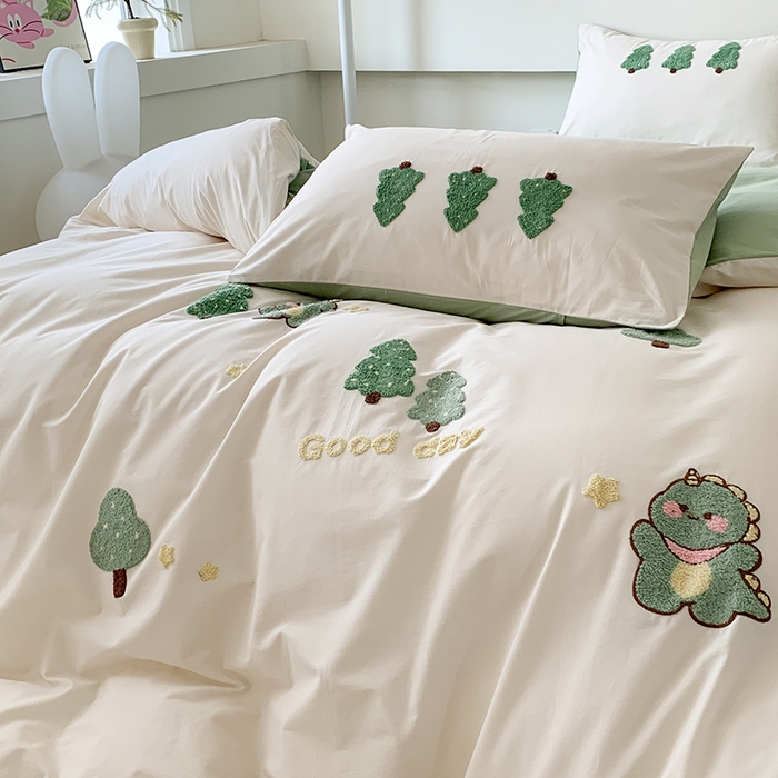 91家纺网 家纺一手货源 找家纺 2024新款全棉40S水洗棉毛巾绣工艺四件套 小恐龙