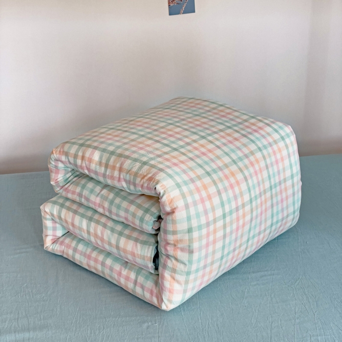 91家纺网 家纺一手货源 找家纺 玖弘家居 2024新款全棉色织水洗棉学生三件套四件套床垫套系列 冰激凌格