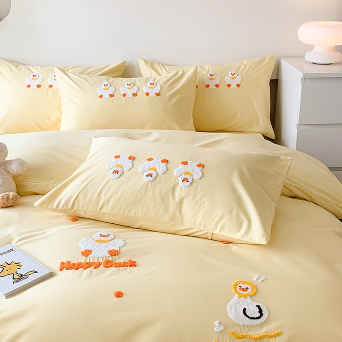 91家纺网 家纺一手货源 找家纺 2024新款全棉40S水洗棉毛巾绣工艺四件套 好运鸭