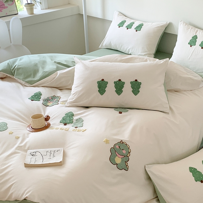 91家纺网 家纺一手货源 找家纺 2024新款全棉40S水洗棉毛巾绣工艺四件套 小恐龙