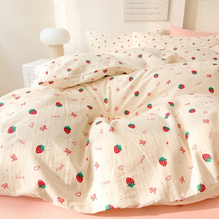 91家纺网 家纺一手货源 找家纺 DoDo 兜兜 2024新款全棉双层纱印花被套 幸运草莓