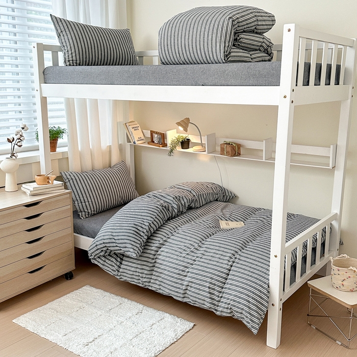 91家纺网 家纺一手货源 找家纺 玖弘家居 2024新款全棉色织水洗棉学生三件套四件套床垫套系列 宽窄条藏青灰