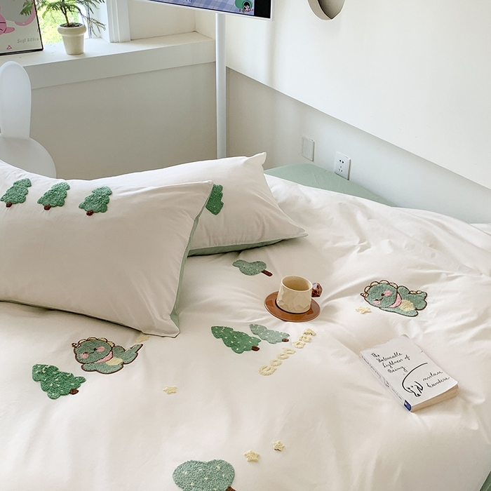 91家纺网 家纺一手货源 找家纺 2024新款全棉40S水洗棉毛巾绣工艺四件套 小恐龙