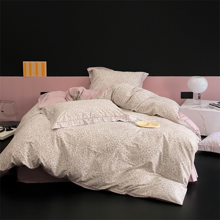 91家纺网 家纺一手货源 找家纺 由丽家纺 2025新款柔棉印花四件套系列 知夏-粉