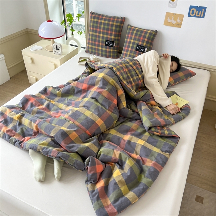 91家纺网 家纺一手货源 找家纺 （总）翰轩家居 2024新款全棉色织水洗棉抱枕被