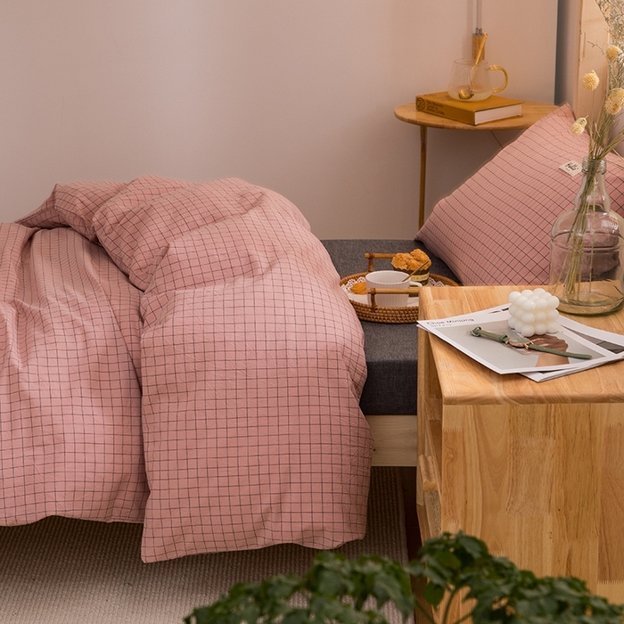 91家纺网 家纺一手货源 找家纺 柠萌家居 2025新款无印良品风A类色织水洗棉全棉学生宿舍三件套床垫套三件套 豆沙小格