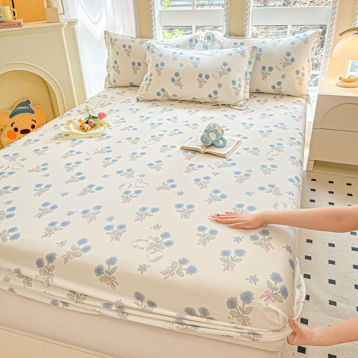 91家纺网 家纺一手货源 找家纺 铭成家纺 2024新款新疆棉喷气印花小清新系列单床笠萌趣蜜兔