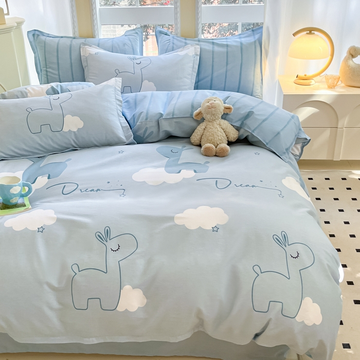 91家纺网 家纺一手货源 找家纺 铭成家纺 2024新款新疆棉喷气印花小清新系列四件套睡梦鹿