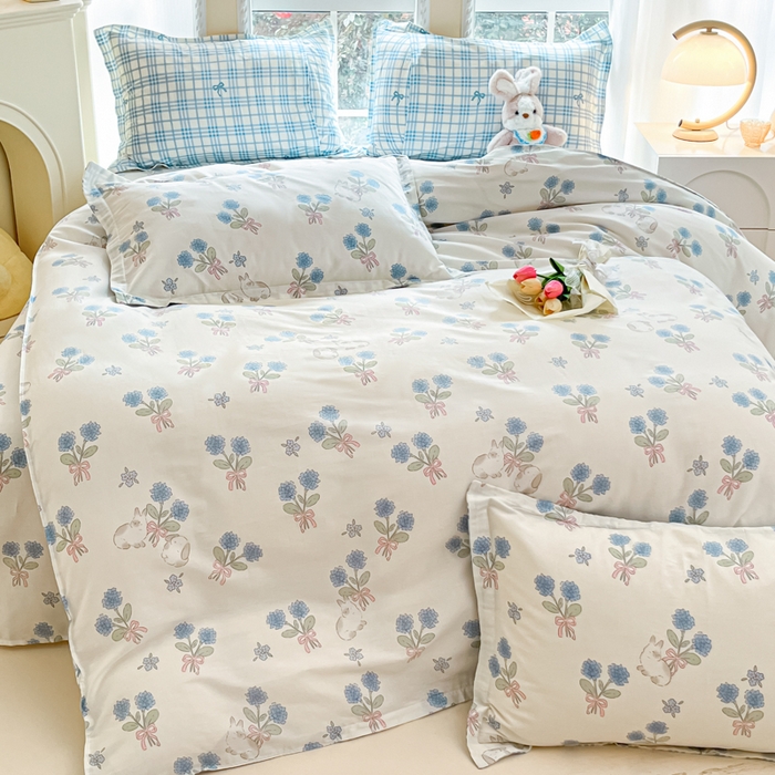 91家纺网 家纺一手货源 找家纺 铭成家纺 2024新款新疆棉喷气印花小清新系列四件套萌趣蜜兔