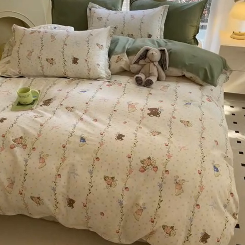 91家纺网 家纺一手货源 找家纺 铭成家纺 2024新款新疆棉喷气印花小清新系列四件套小兔园