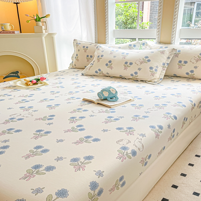 91家纺网 家纺一手货源 找家纺 铭成家纺 2024新款新疆棉喷气印花小清新系列单床笠萌趣蜜兔