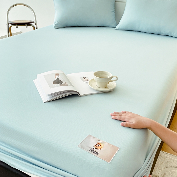 91家纺网 家纺一手货源 找家纺 豪选 2025新款A类蜂巢棉抗菌床笠（全网全供） 蜂巢浅蓝