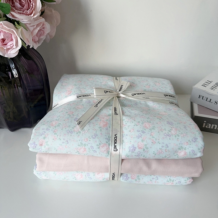 91家纺网 家纺一手货源 找家纺 麦伦家居 2024春夏新品全棉有氧双层纱印花系列四件套（叠拍图）海德花园兰