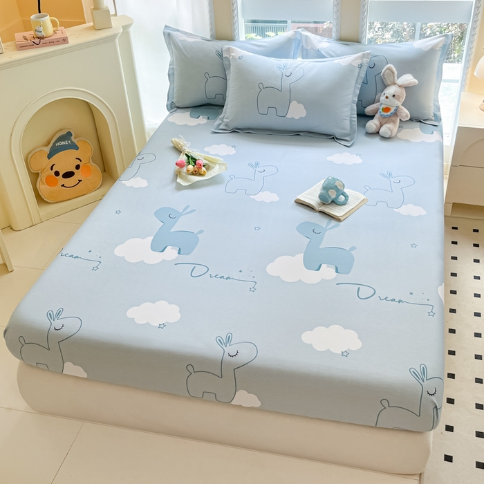 91家纺网 家纺一手货源 找家纺 铭成家纺 2024新款新疆棉喷气印花小清新系列单床笠睡梦鹿