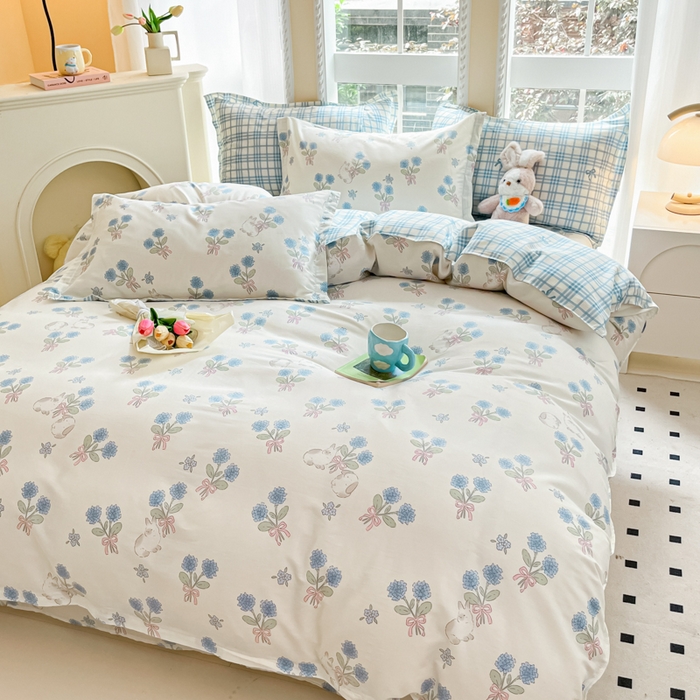 91家纺网 家纺一手货源 找家纺 铭成家纺 2024新款新疆棉喷气印花小清新系列四件套萌趣蜜兔