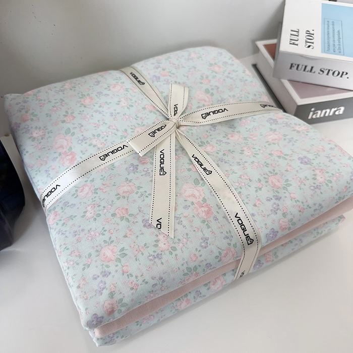 91家纺网 家纺一手货源 找家纺 麦伦家居 2024春夏新品全棉有氧双层纱印花系列四件套（叠拍图）海德花园兰