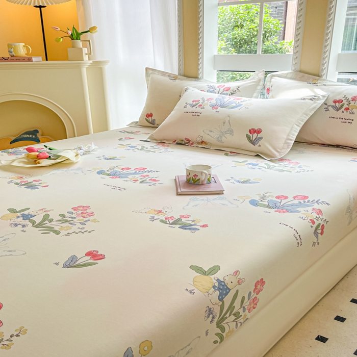 91家纺网 家纺一手货源 找家纺 铭成家纺 2024新款新疆棉喷气印花小清新系列四件套幻蝶兔