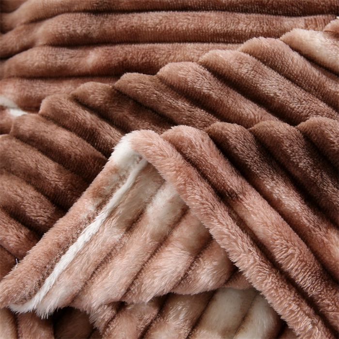 91家纺网 家纺一手货源 找家纺 巴木赫 2024新款260克扎染印花抽条毛毯毯子 棕咖