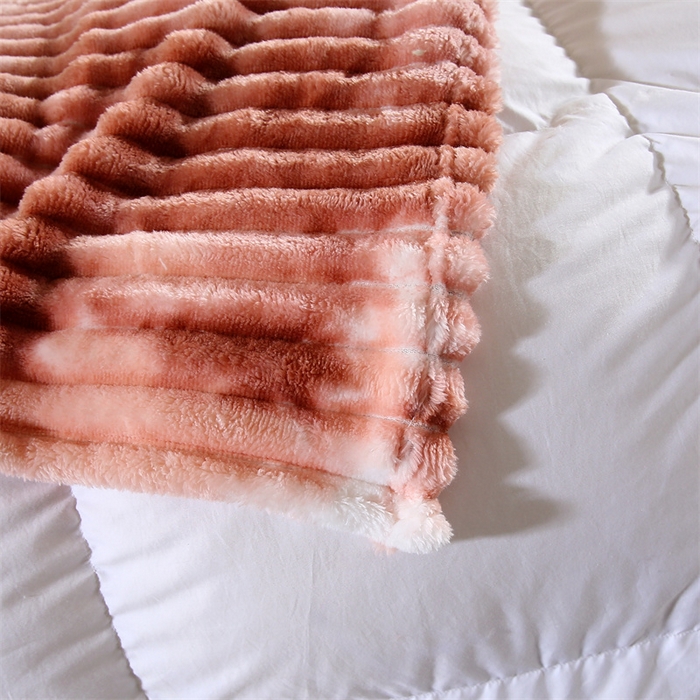 91家纺网 家纺一手货源 找家纺 巴木赫 2024新款260克扎染印花抽条毛毯毯子 橙红