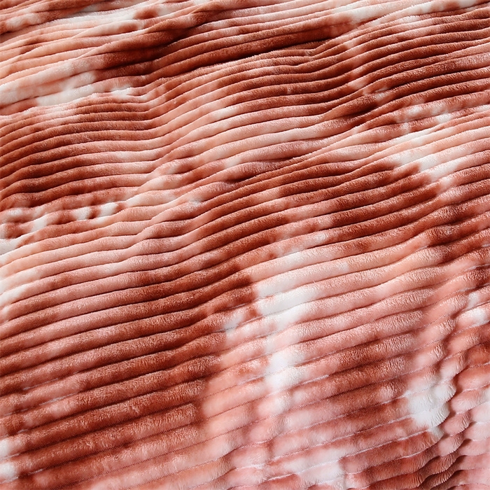 91家纺网 家纺一手货源 找家纺 巴木赫 2024新款260克扎染印花抽条毛毯毯子 橙红