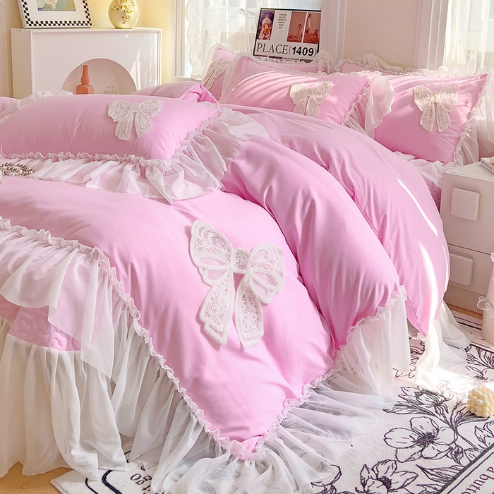 91家纺网 家纺一手货源 找家纺 言熙居家纺 2024新款韩版贴布绣雪纺花边床盖款四件套-初恋 初恋-粉