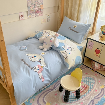 沐辰 2024新款正版学生床三丽鸥+迪士尼毛巾绣绣花四件套 快乐云朵狗-浅蓝