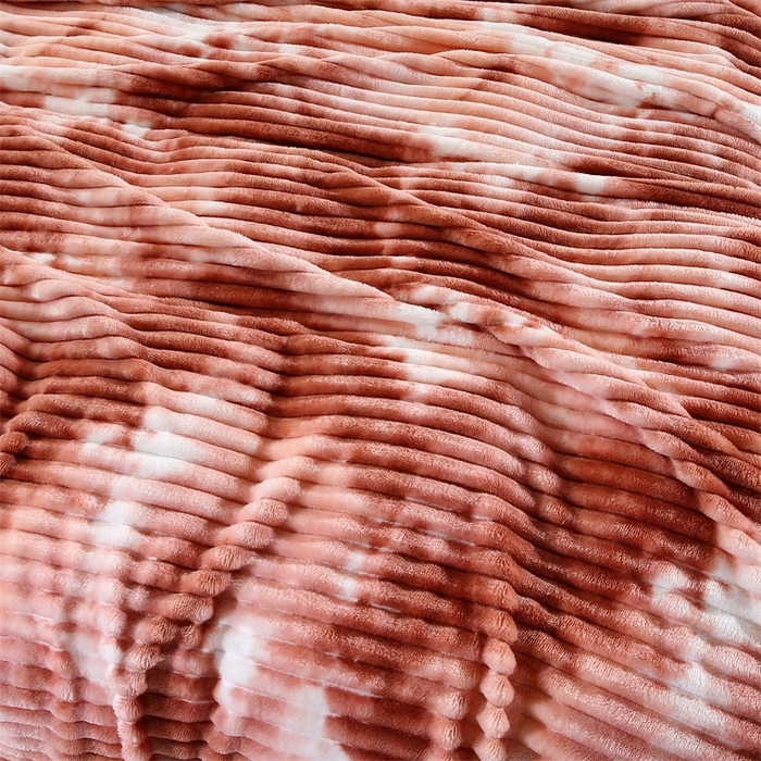 91家纺网 家纺一手货源 找家纺 巴木赫 2024新款260克扎染印花抽条毛毯毯子 橙红