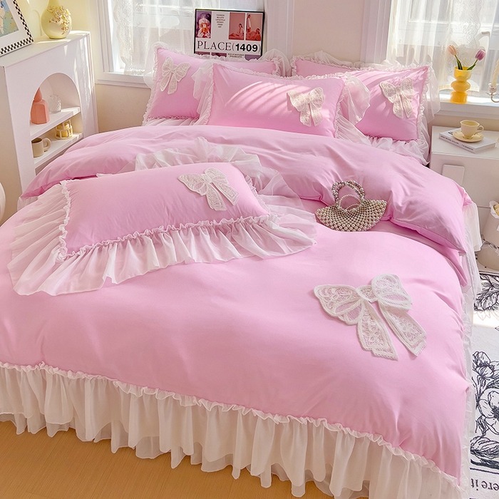 91家纺网 家纺一手货源 找家纺 言熙居家纺 2024新款韩版贴布绣雪纺花边床盖款四件套-初恋 初恋-粉