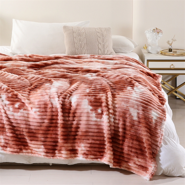 91家纺网 家纺一手货源 找家纺 巴木赫 2024新款260克扎染印花抽条毛毯毯子 橙红