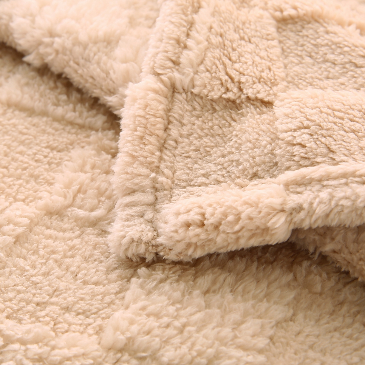 91家纺网 家纺一手货源 找家纺 巴木赫 2024新款塔芙绒面包格毛毯毯子 米咖