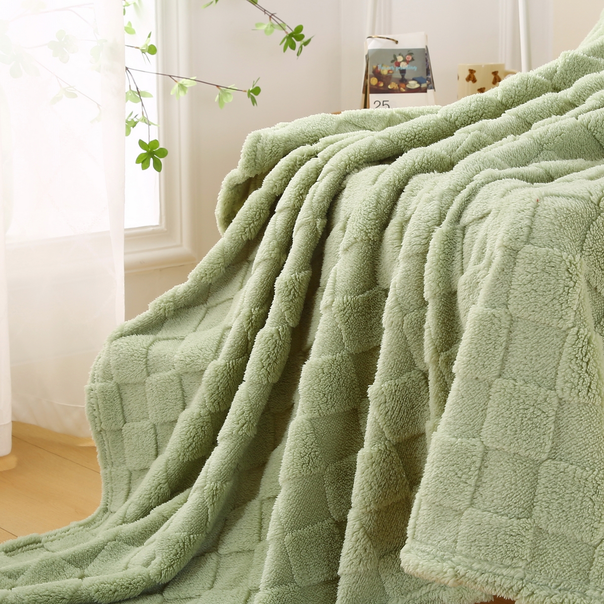 91家纺网 家纺一手货源 找家纺 巴木赫 2024新款塔芙绒面包格毛毯毯子 抹茶绿