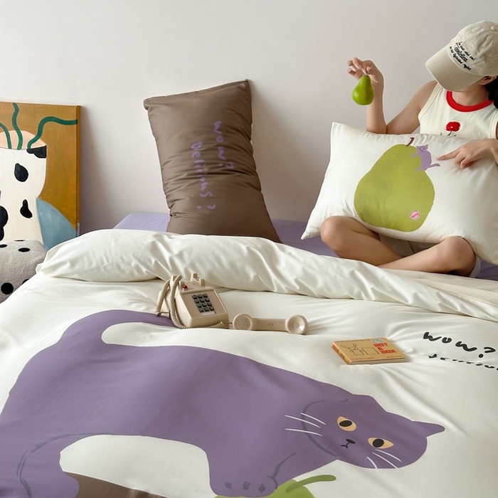 91家纺网 家纺一手货源 找家纺 艾沁家纺 2024新款40S全棉贡缎数码印花水洗棉四件套 紫猫