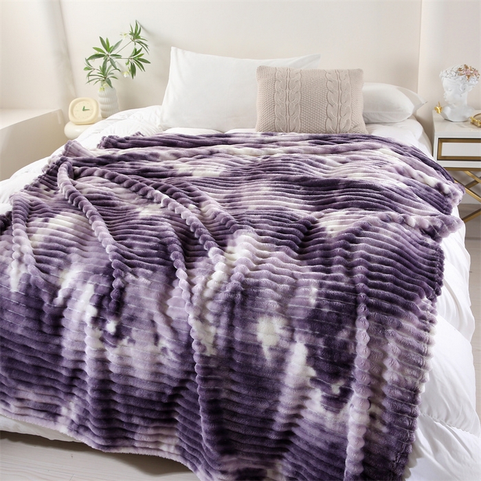 91家纺网 家纺一手货源 找家纺 巴木赫 2024新款260克扎染印花抽条毛毯毯子 深紫