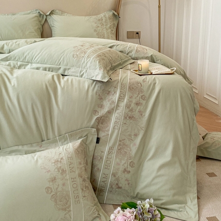 91家纺网 家纺一手货源 找家纺 爱妮菲 【暖冬系列】加厚纯棉磨毛四件套全棉高奢重工刺绣A类100支长绒棉床上用品床单被套简约纯色 花漾-抹茶绿