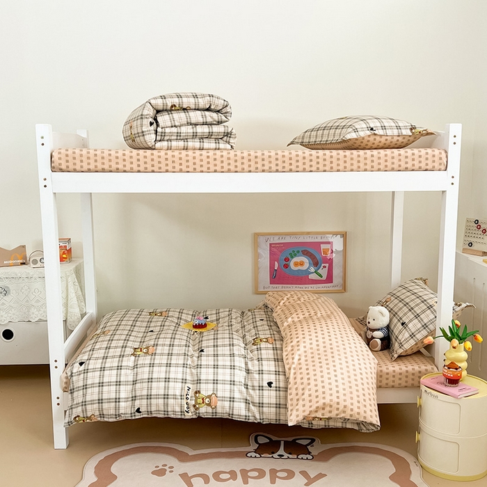 91家纺网 家纺一手货源 找家纺 绵庭家纺 2024新款全棉印花学生季宿舍三件套 眼镜萌熊