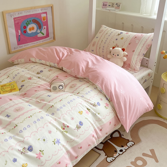 91家纺网 家纺一手货源 找家纺 绵庭家纺 2024新款全棉印花学生季宿舍三件套 花朵兔兔