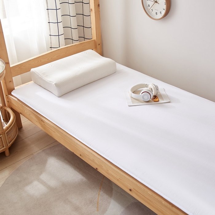 91家纺网 家纺一手货源 找家纺 招财狼 2024新款水洗棉硬质棉学生床垫 白色