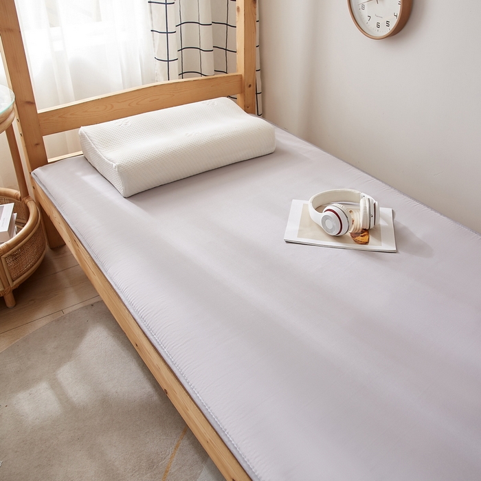 91家纺网 家纺一手货源 找家纺 招财狼 2024新款水洗棉硬质棉学生床垫 灰色