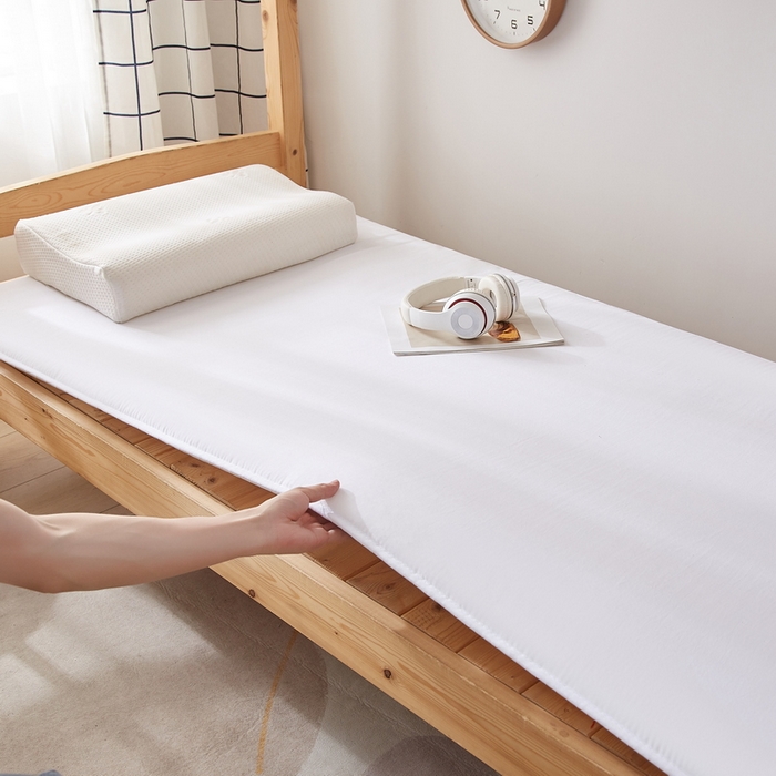 91家纺网 家纺一手货源 找家纺 招财狼 2024新款水洗棉硬质棉学生床垫 白色