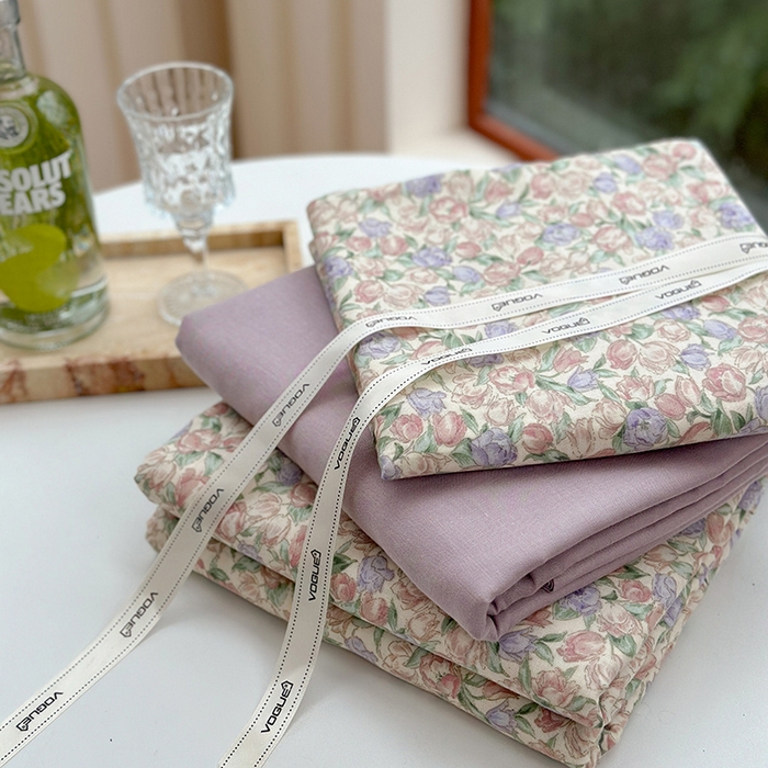 91家纺网 家纺一手货源 找家纺 麦伦 2024春夏新品全棉有氧双层纱印花系列四件套-叠拍图（2） 粉郁