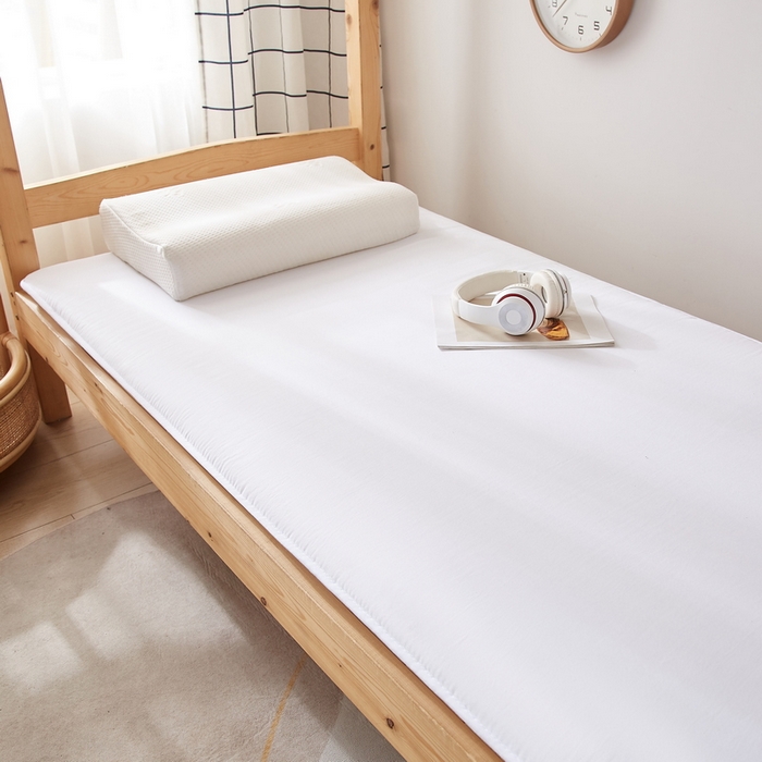 91家纺网 家纺一手货源 找家纺 招财狼 2024新款水洗棉硬质棉学生床垫 白色