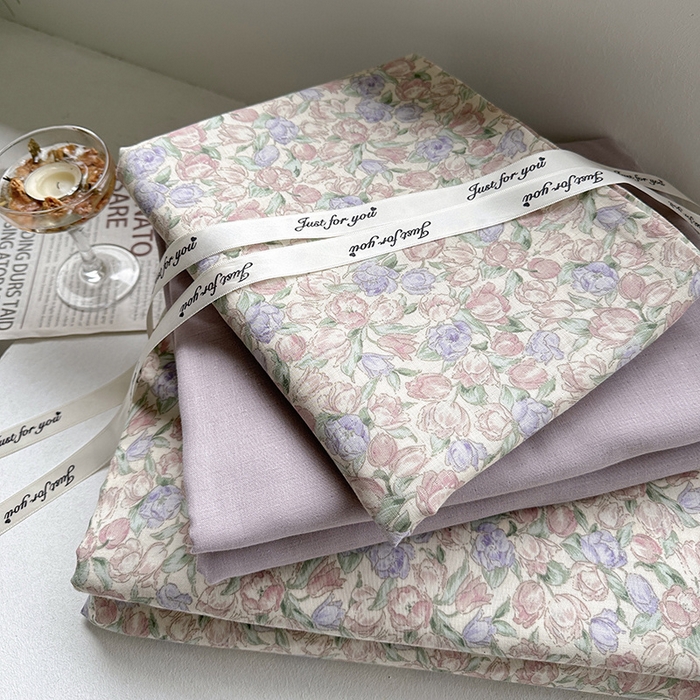 91家纺网 家纺一手货源 找家纺 麦伦 2024春夏新品全棉有氧双层纱印花系列四件套-叠拍图（2） 粉郁