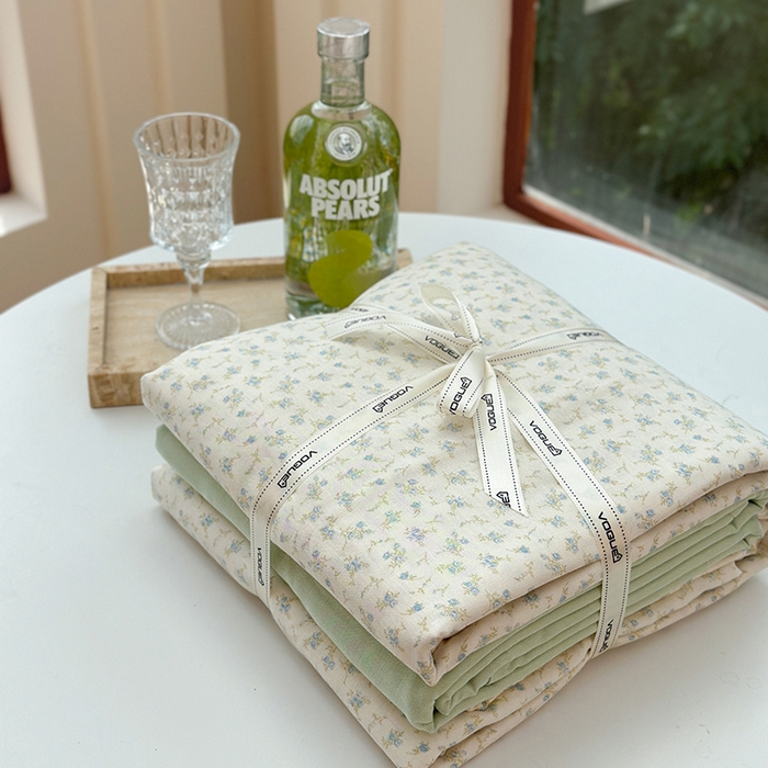 91家纺网 家纺一手货源 找家纺 麦伦 2024春夏新品全棉有氧双层纱印花系列四件套-叠拍图（2） 春山集