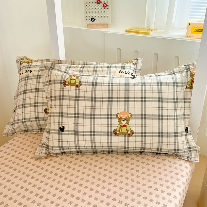 91家纺网 家纺一手货源 找家纺 绵庭家纺 2024新款全棉印花学生季宿舍三件套 眼镜萌熊