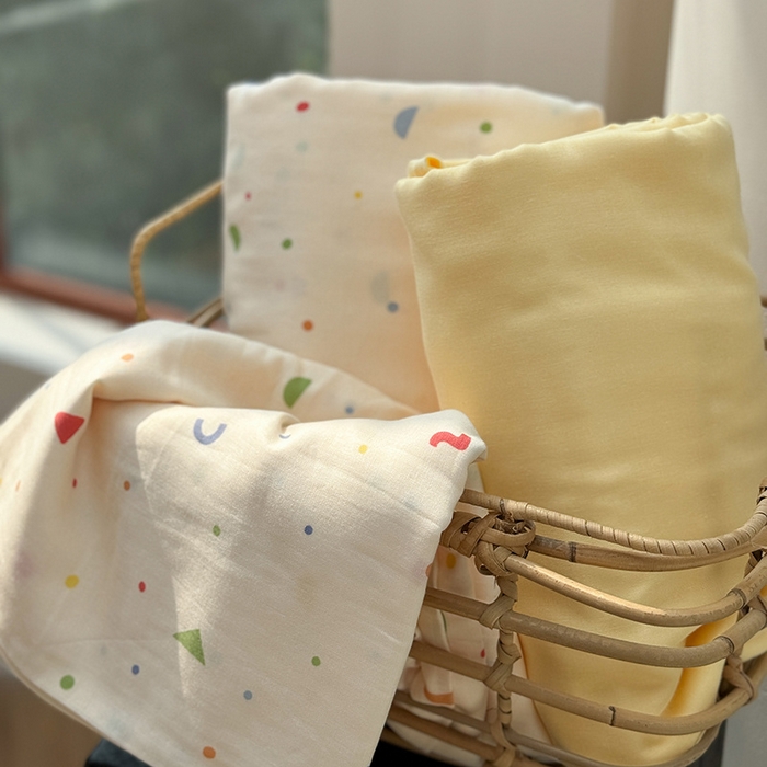 91家纺网 家纺一手货源 找家纺 麦伦 2024春夏新品全棉有氧双层纱印花系列四件套-叠拍图（2） 蜡笔画