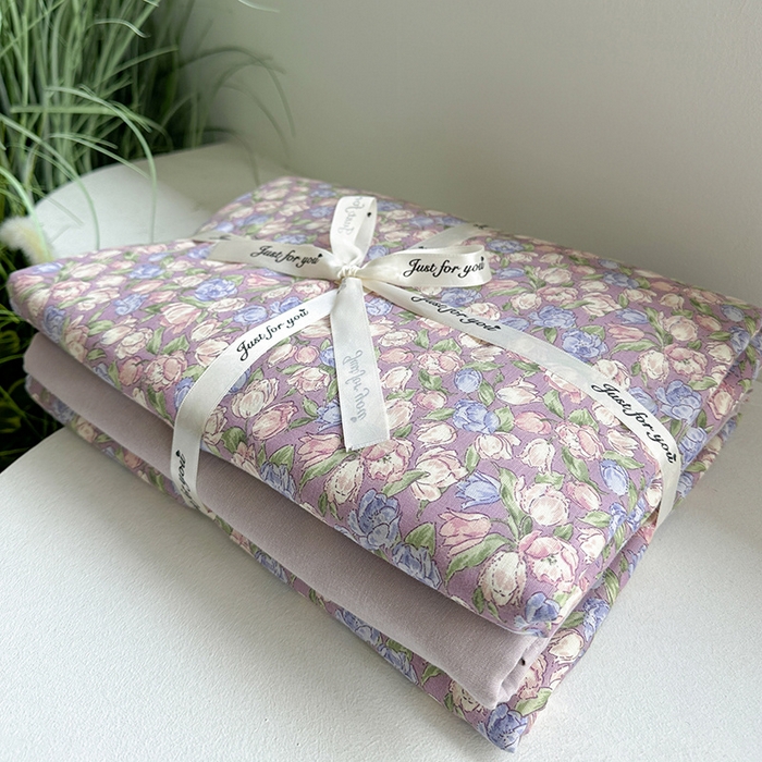 91家纺网 家纺一手货源 找家纺 麦伦 2024春夏新品全棉有氧双层纱印花系列四件套-叠拍图（2） 紫郁