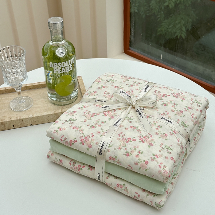 91家纺网 家纺一手货源 找家纺 麦伦 2024春夏新品全棉有氧双层纱印花系列四件套-叠拍图（2） 瑰夏