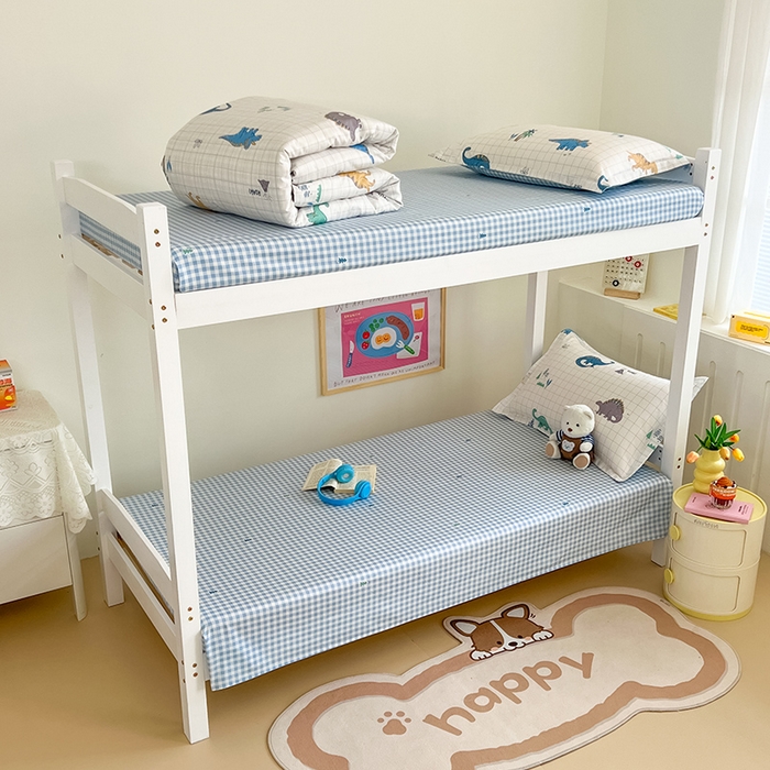 91家纺网 家纺一手货源 找家纺 绵庭家纺 2024新款全棉印花学生季宿舍三件套 恐龙乐园