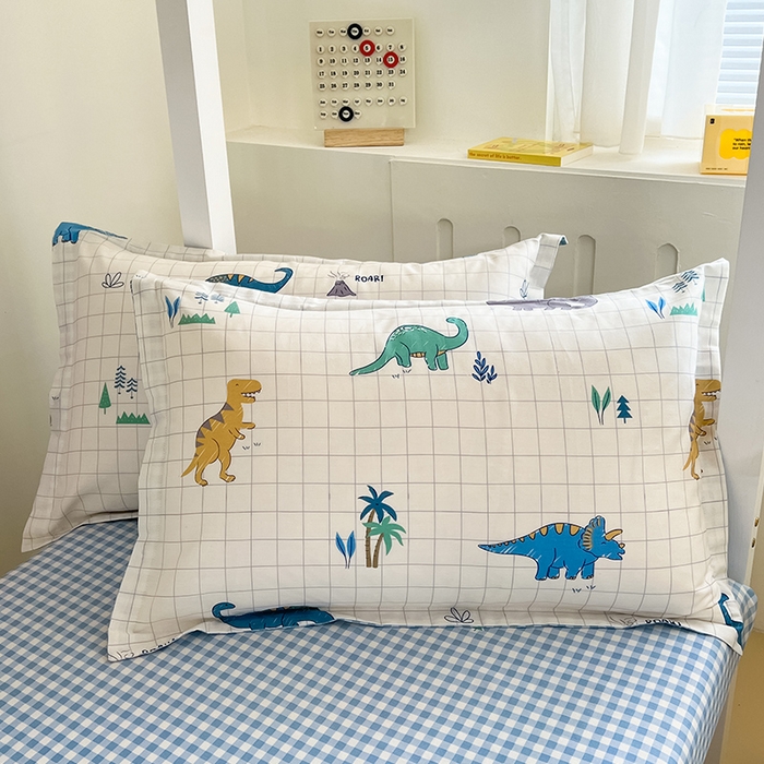 91家纺网 家纺一手货源 找家纺 绵庭家纺 2024新款全棉印花学生季宿舍三件套 恐龙乐园